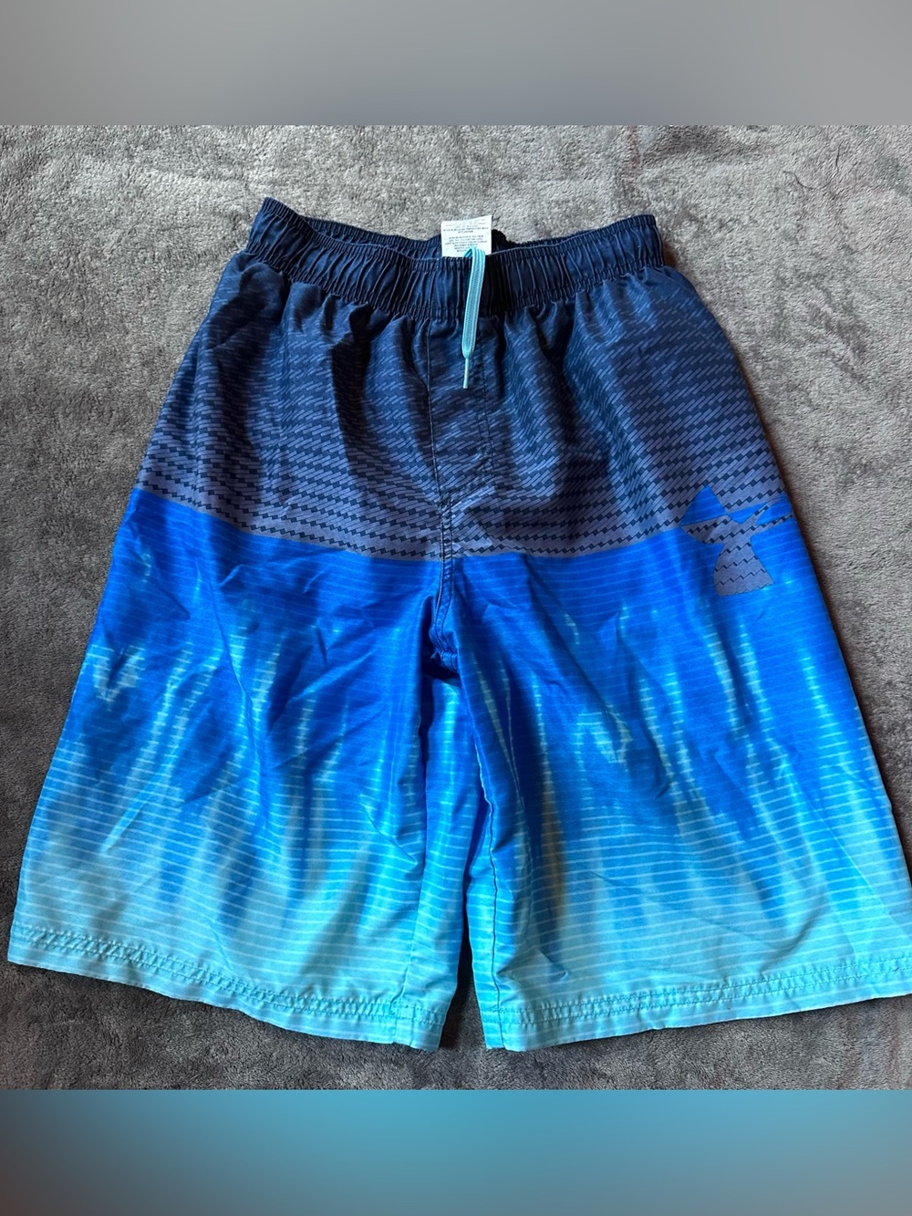 Under Armour Boys YXL 18/20 Swim Trunks Blue Aqua Ombre Mesh Lined